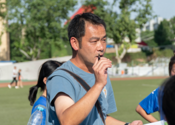 西北政法大学足球教练张翔专访 (496播放)