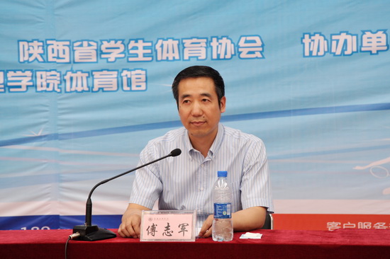 傅副校长主持闭幕式